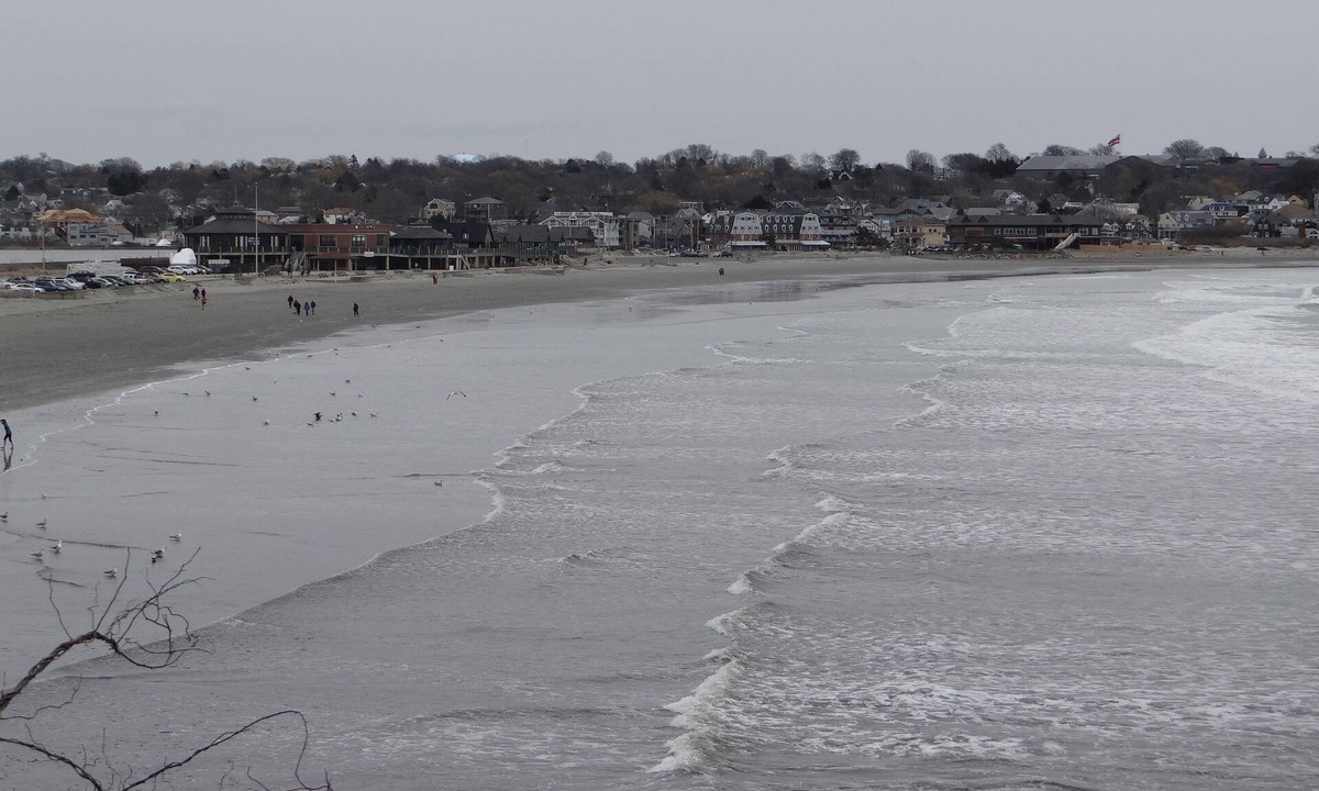 Newport Hotel | Rhea's Inn By The Sea