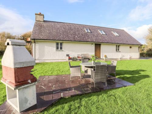 Rhoscolyn House | Rhyd Y Bont Bach