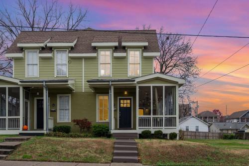 Hope Gardens House | Rhythm & Rest Group Stay with Grill & Cozy Fireplace