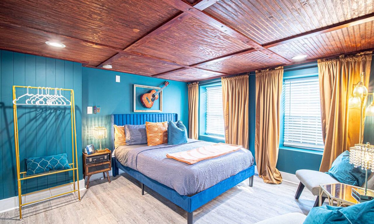 Marietta Apartment | Rhythmic Escape - Marietta Square!