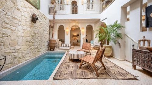 Mouassine Villa | Riad privé Kaolane, piscine, petit-déjeuners, 5min Jemaa el-Fna