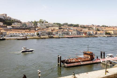 Sao Nicolau Apartment | Ribeira Feeling - Riverfront Apartment