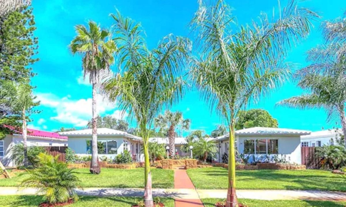 Hollywood Lakes Hotel | Richard's Pet Friendly Motel