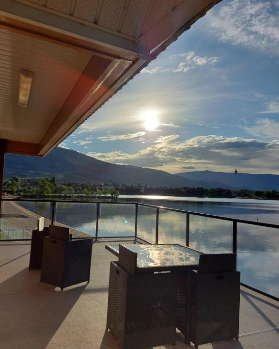 Osoyoos Hotel | Richter Pass Beach Resort