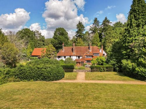 East Grinstead House | Ridge Hill Manor