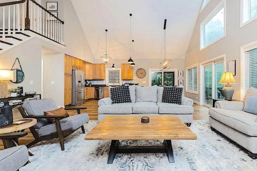 Roseland House | Ridge Retreat