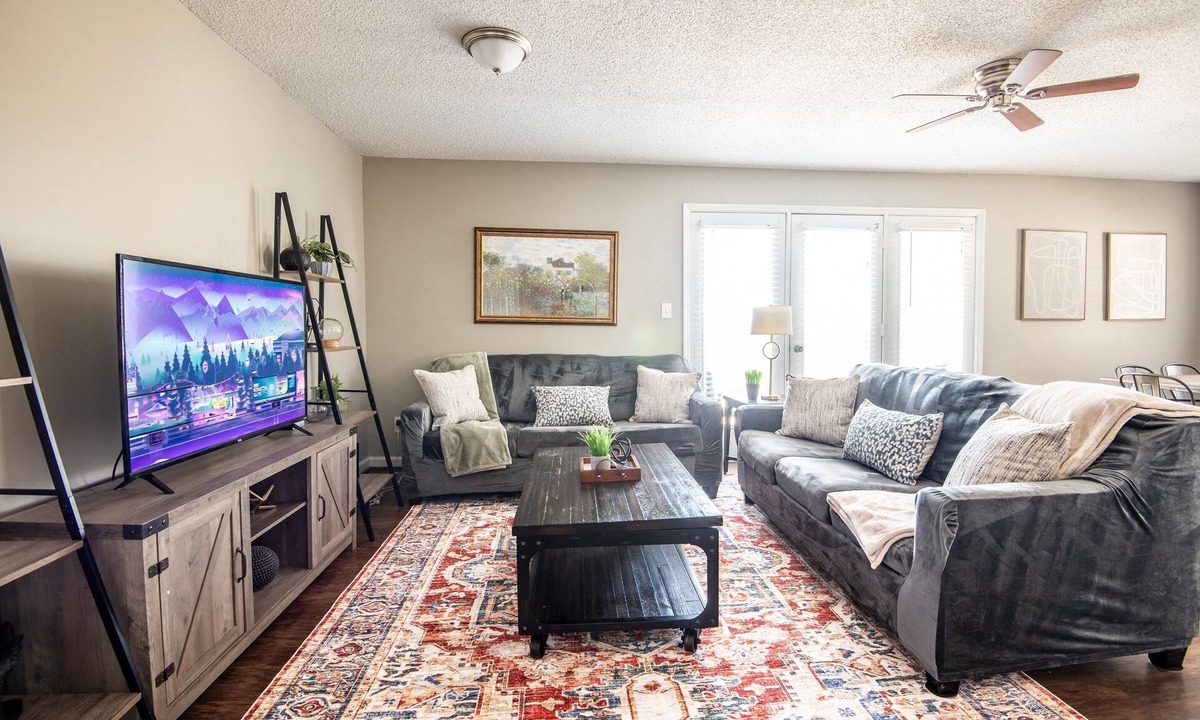 Five Points South Condo | Ridge Retreats - Unit C: King Bed/Hilltop View/TVs