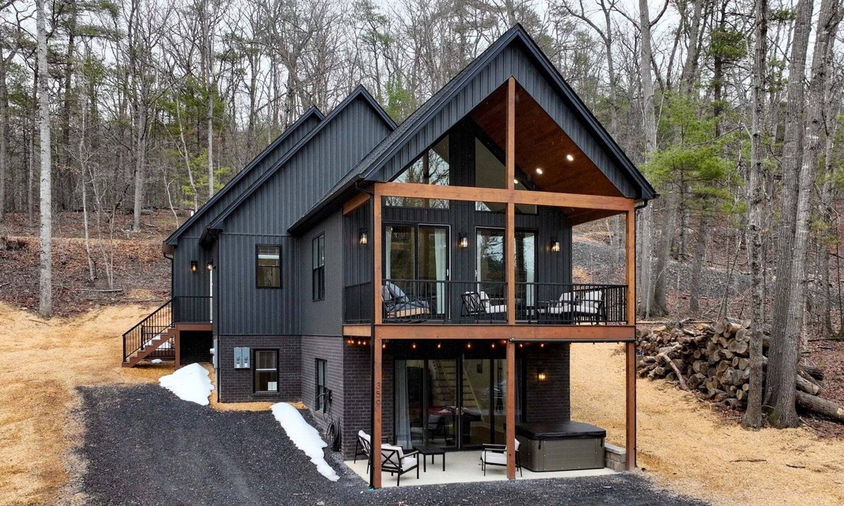 Lake Laura Ski Chalet | Ridge & Water | Pool table, hot tub, fire pit!