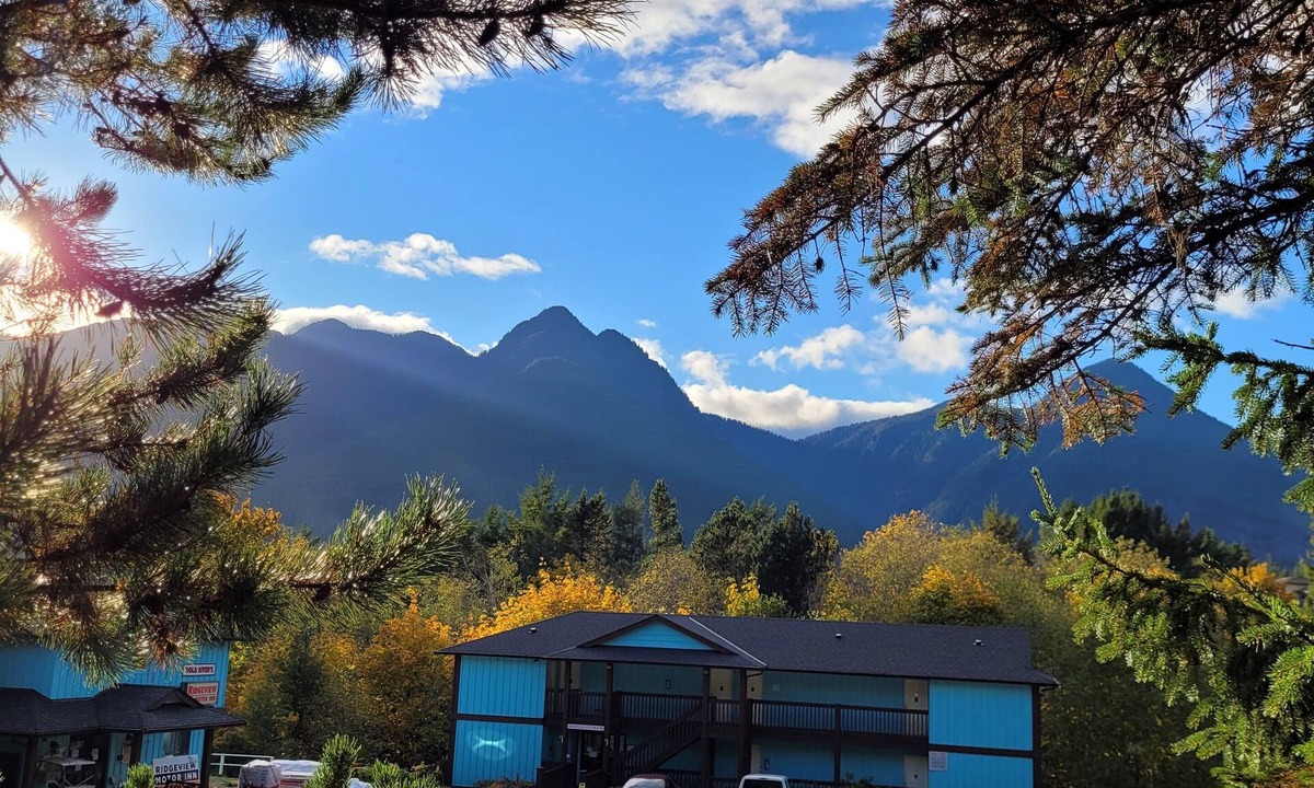 Gold River Hotel | Ridgeview Motor Inn