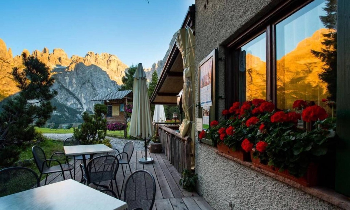 Molveno Ski Chalet | Rifugio La Montanara