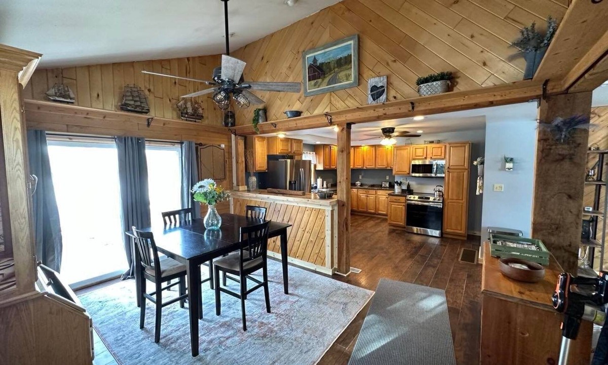 Laurium House | Right off the main trail, tons of parking space!