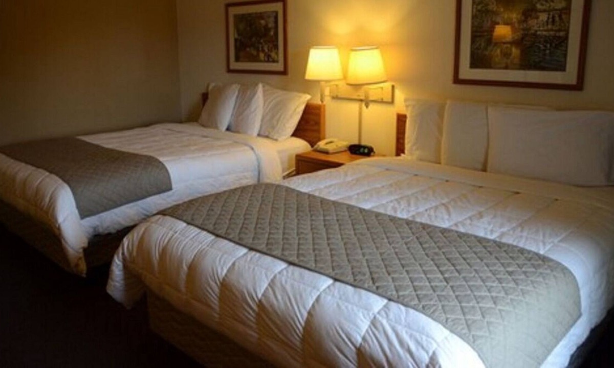 Thorp House | Right on Budget! 2 Budget-friendly Units, Free Breakfast, Near Marieke Gouda!