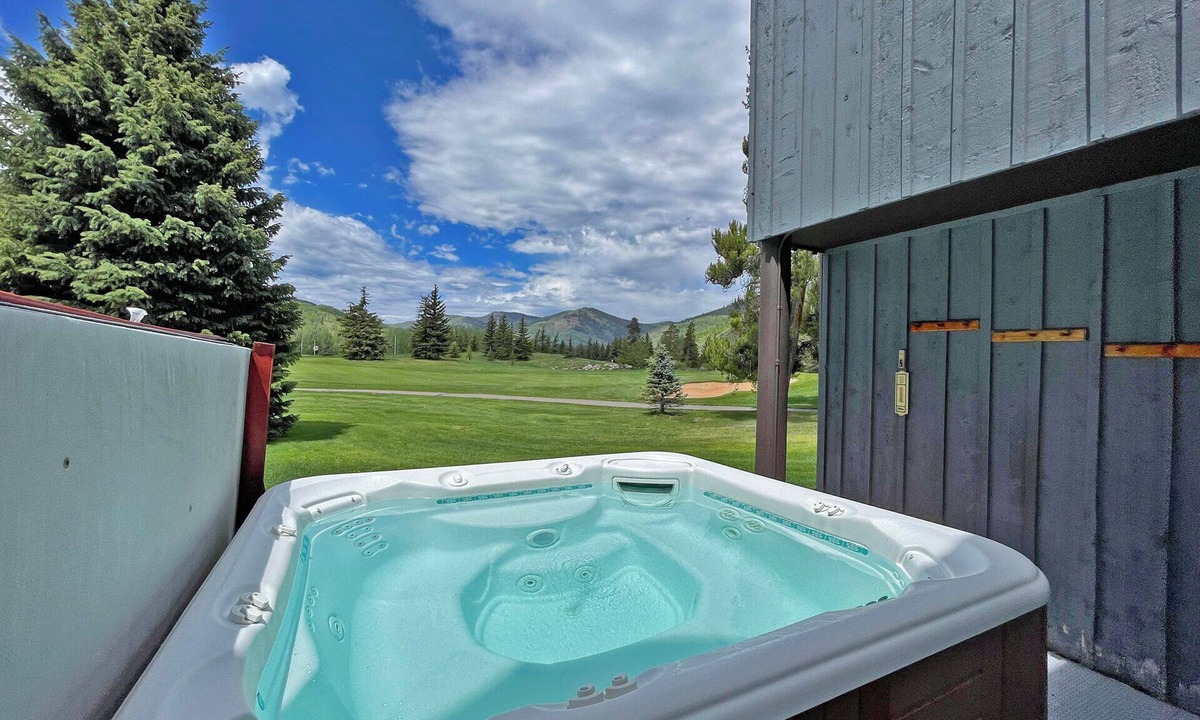 Vail House | Right on Fairway, Private Hot Tub & Sauna, Minutes From Vail Village/Golden Peak