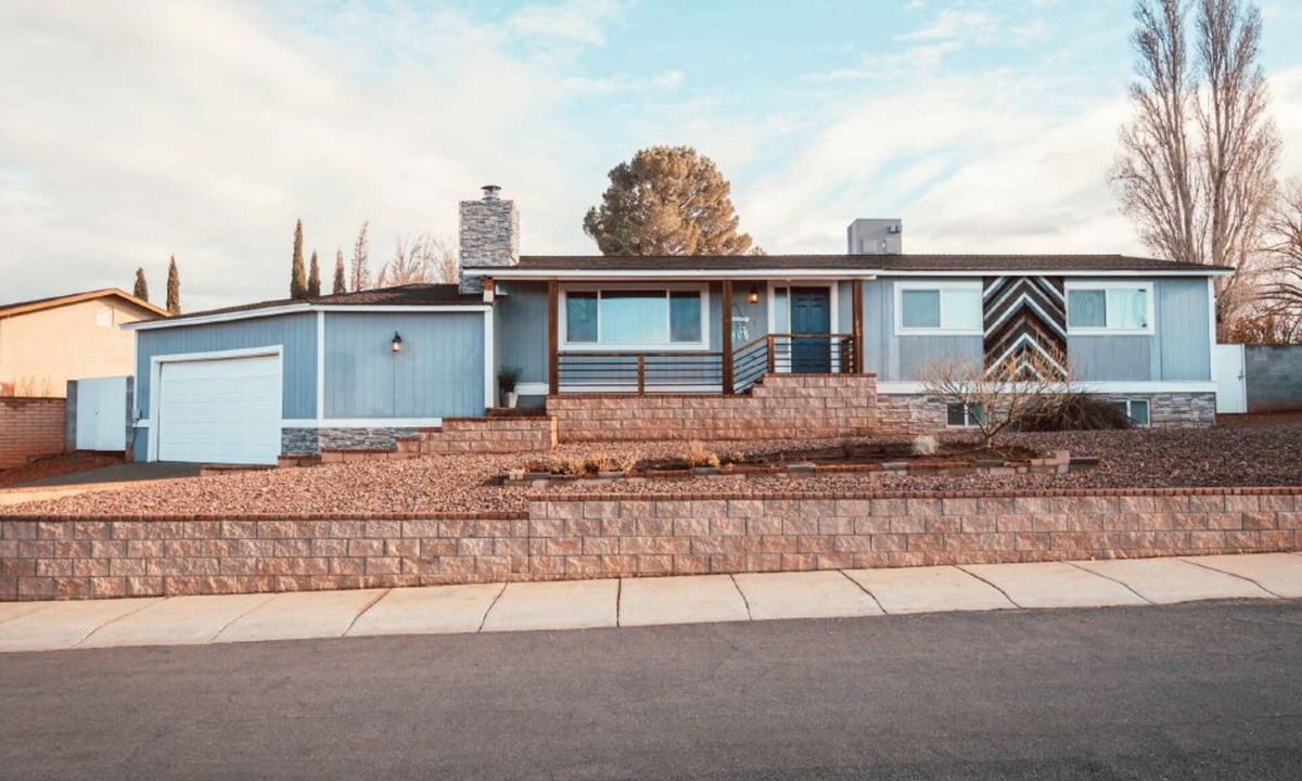 Page House | Rim View-5 bed/3 Bath *Game Room/Hot Tub