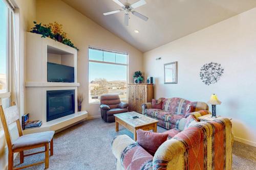 Moab South Valley House | Rim Village O4