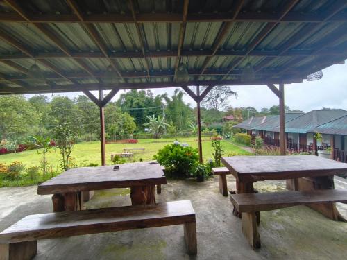 Lombok Bed & Breakfast | Rinjani Camp Sajang by LOOX