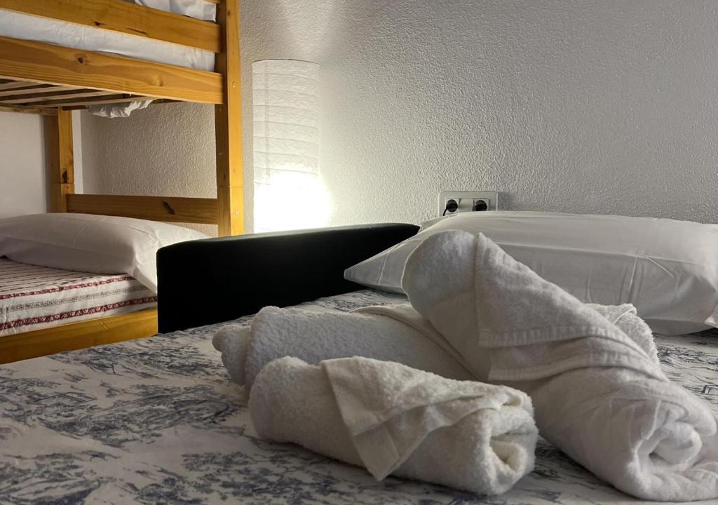 Ensanche Diputacion Apartment | Riscal
