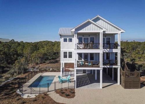 Plantation House | Rising Sun Pool Elevator Pet Beach Access