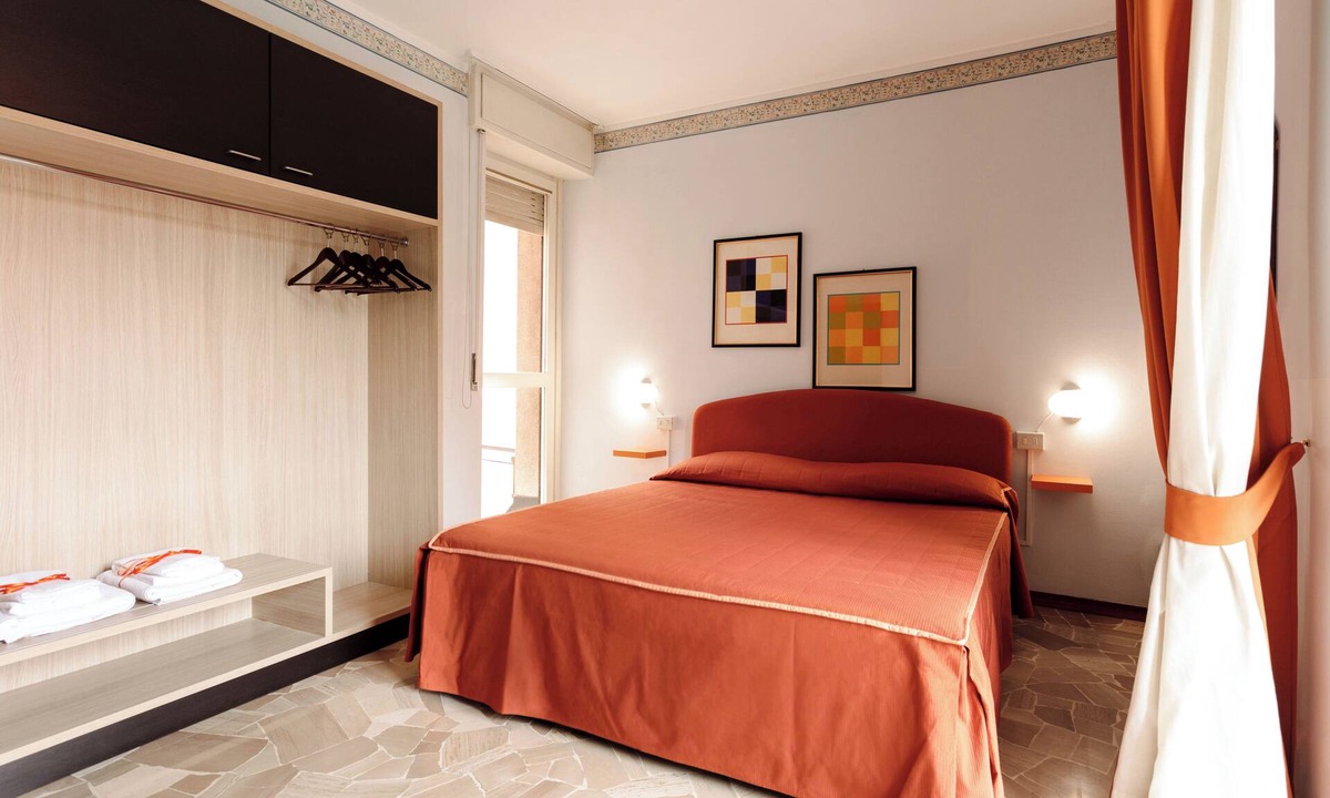 Tradate Hotel | RISTORANTE TRADATE CON ALLOGGIO SNC