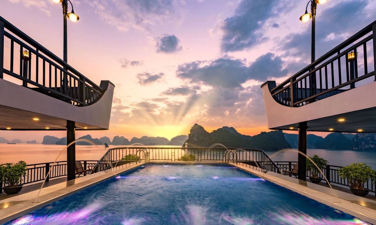 Ha Long Boat Rental | Rita Cruise