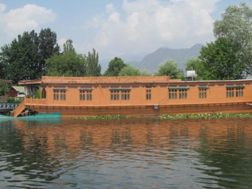 Nagin Bagh Boat Rental | RITZ Houseboats