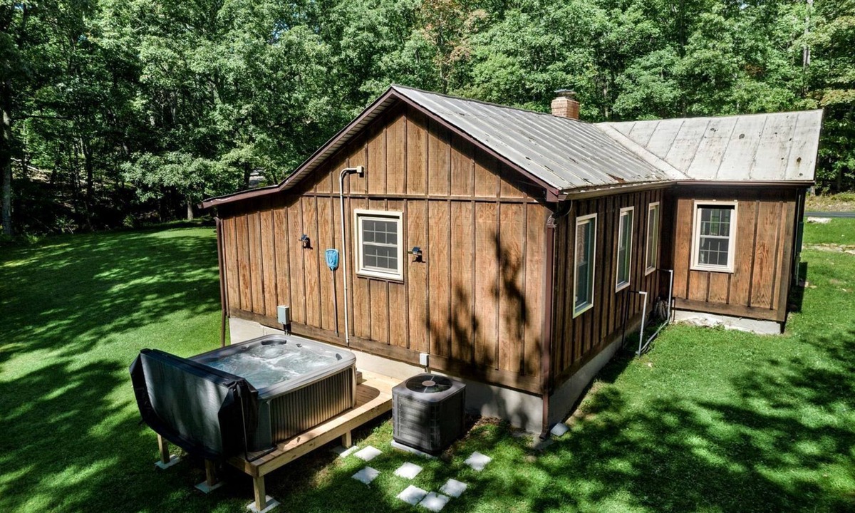 Arthur Cabin | River Access Cabin with Hot Tub, Fire Pit and Plenty of Modern Touches - Minutes from Lost River at this Mathias, WV Getaway