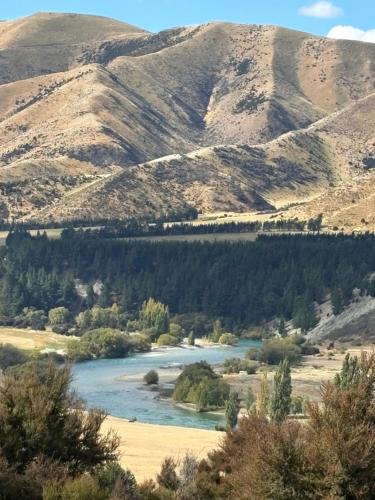 Queensberry Apartment | River and Mountain Central