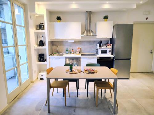 Pisa City Centre Apartment | River and Tower Pisa