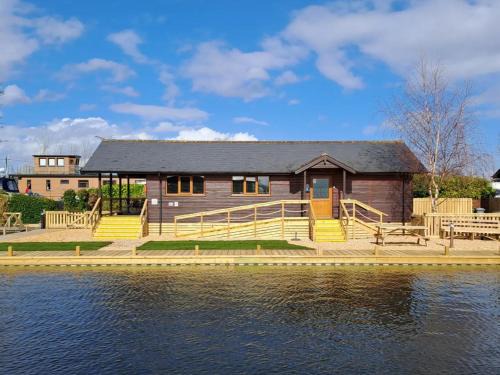 Brundall House | River Breeze-B6853