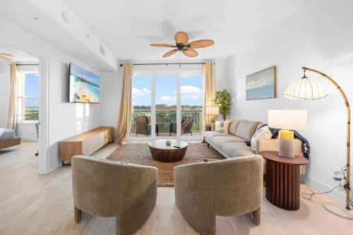 Merritt Island House | RIVER FLY IN The Meritt River & Runway View