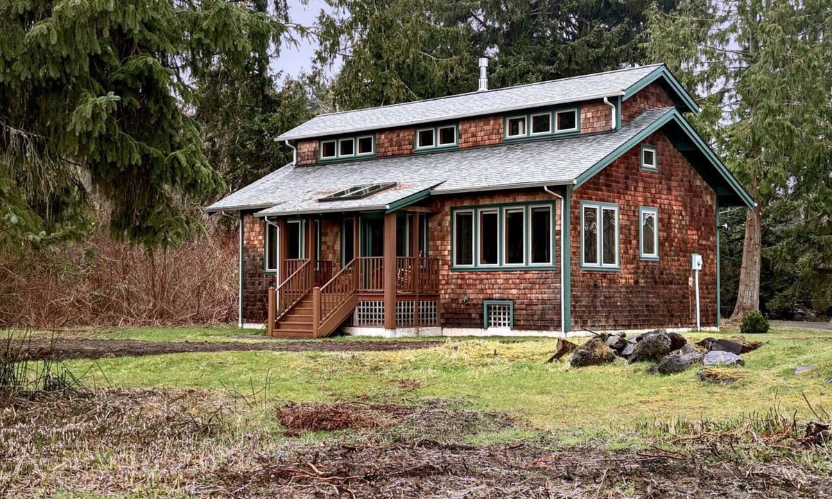 Skamokawa Cabin | River Loft Cabin on Columbia in Skamokawa Valley, WA