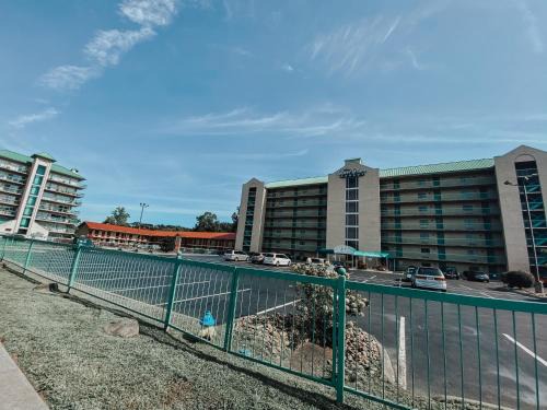 Pigeon Forge House | River Place Condos #508 2BD