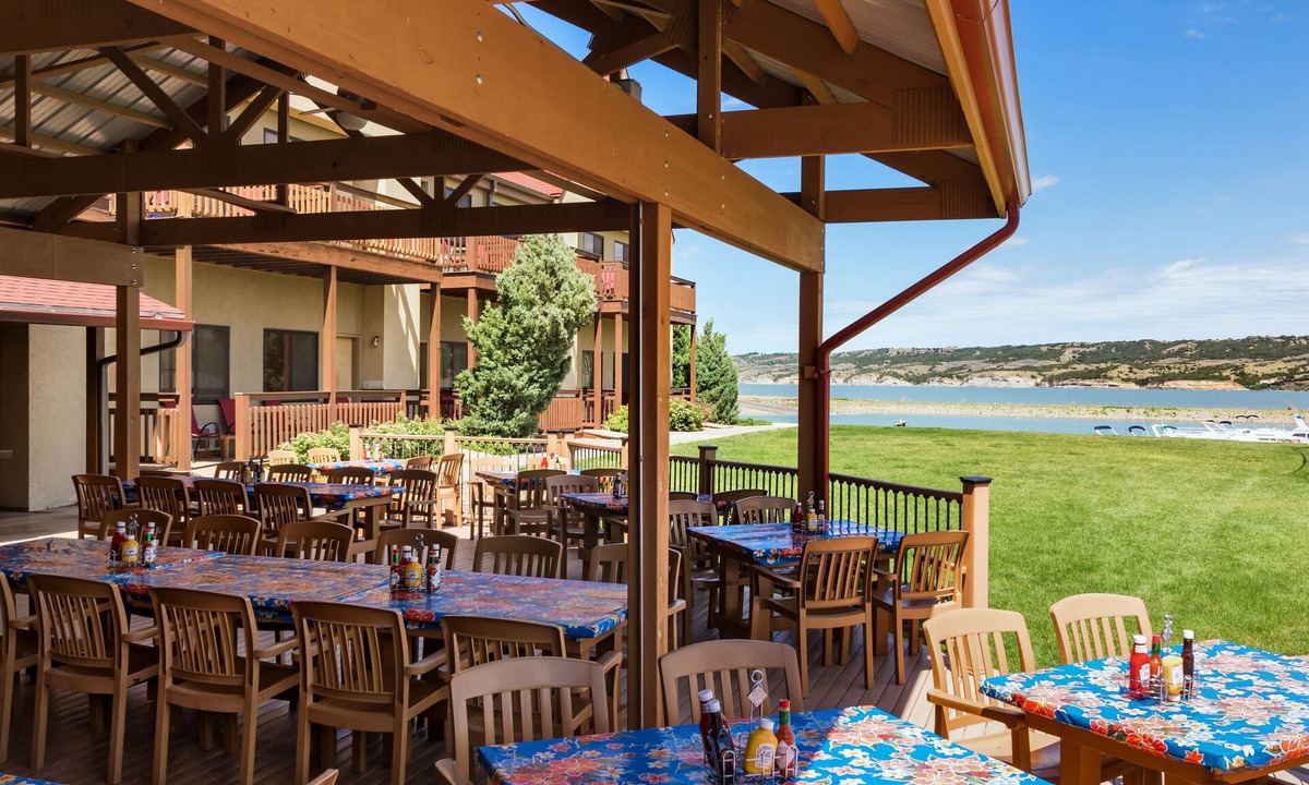 Chamberlain Hotel | River Ranch at Cedar Shore