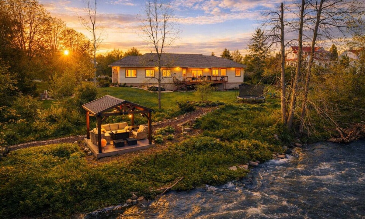 Sheboygan Falls House | River Ridge North | Private Riverfront Near Kohler