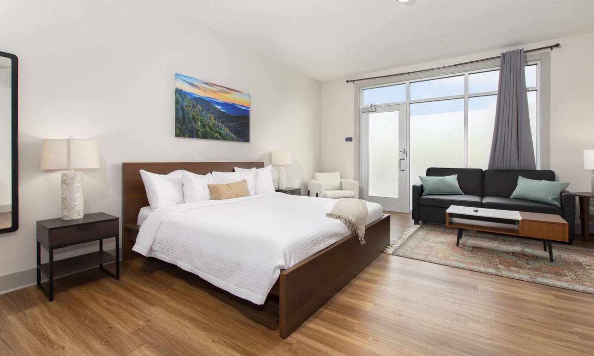 Westwood Place Apartment | River Row Flats