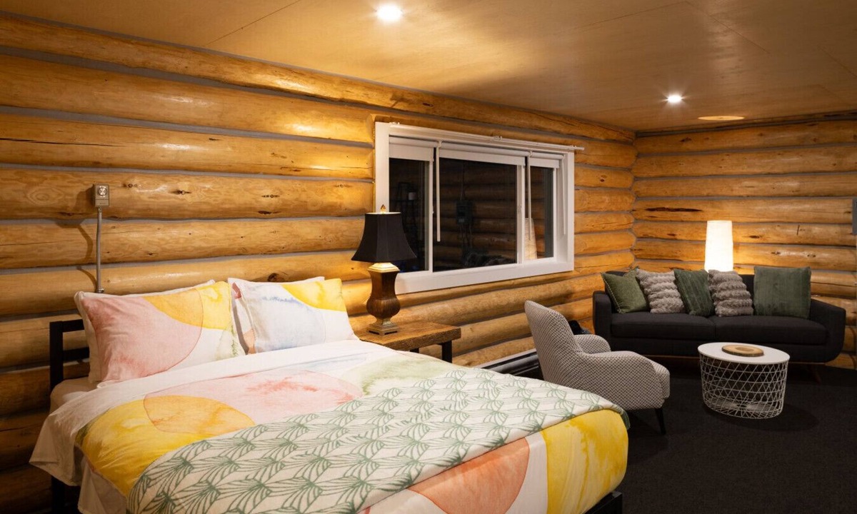 Clearwater Cabin | River's Edge Retreat - Granite Glamping Cabin