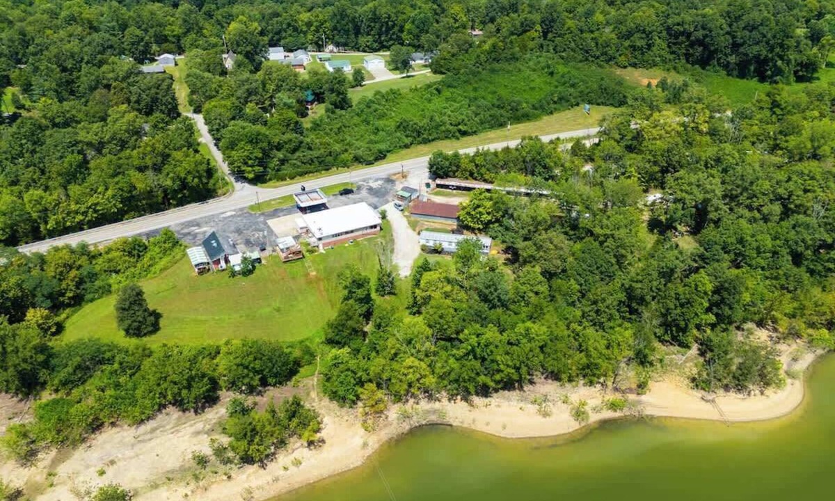 Se Ree Cabin | River Shack Waterfront Retreat with Kayaks included, Entire home