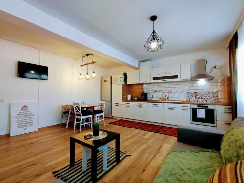 Floresti Apartment | River side apartment with terrace