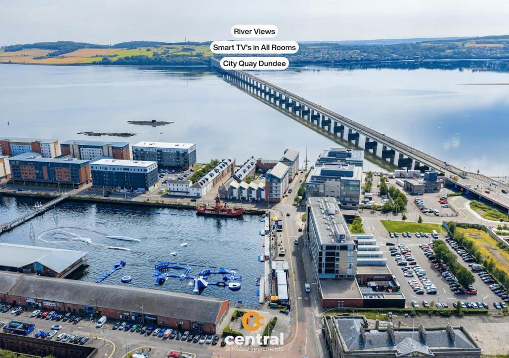 Dundee Apartment | River Tay Views by CENTRAL SERVICED APARTMENTS - City Quay - 2 Bedrooms - 2 Bathrooms - Dedicated Parking Space - Fully Equipped - Walk Away From Dundee Bus & Train Station - Close to City Centre with Beautiful River Tay Views and Balcony - Lift Access