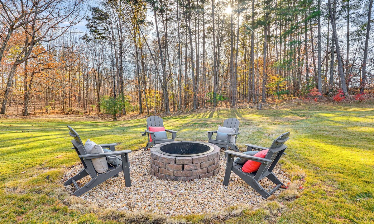 Pilot Mountain House | River, Trails & Wine! Group Retreat Near Mt Airy