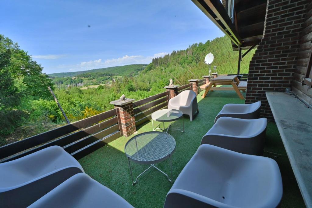 Rendeux Ski Chalet | River View