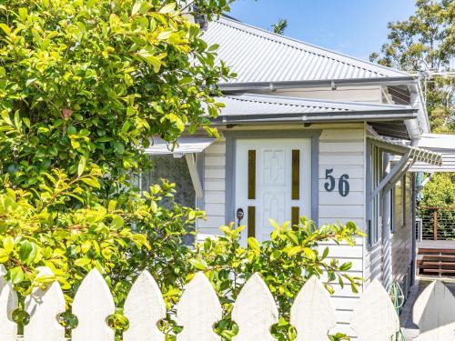 Maclean House | River View Cottage