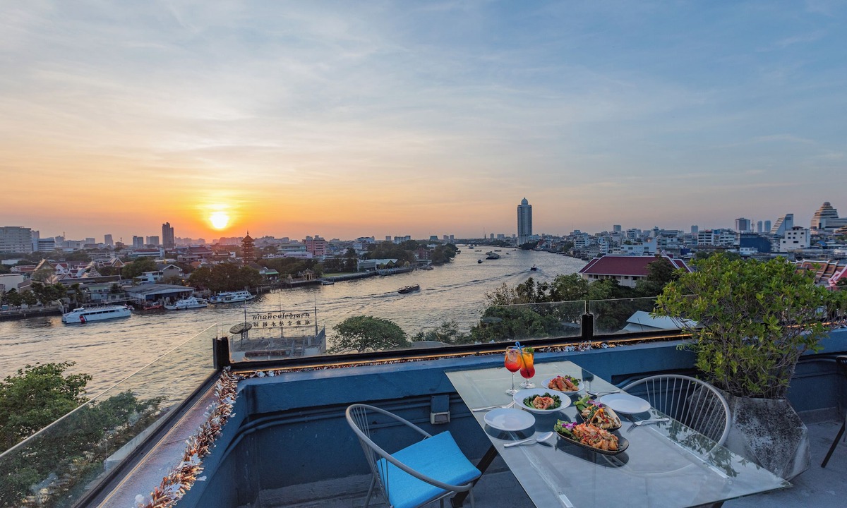 Talat Noi Hotel | River View Residence