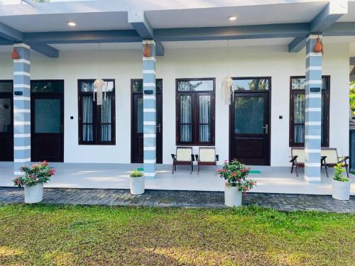 Welipitiya Hotel | River View Rest