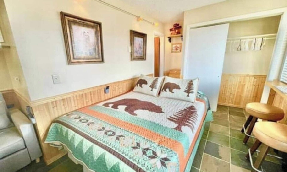 Fraser Condo | River View Studio Near Winter Park Ski Resort