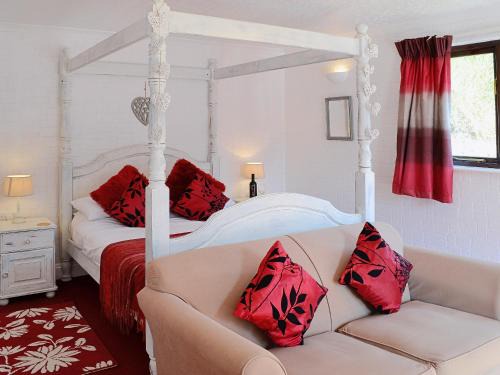 Liskeard House | River View Villa - Cv44