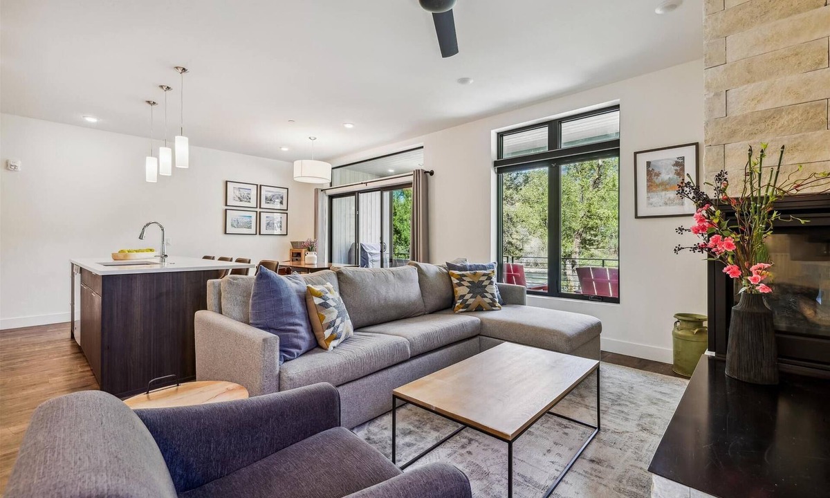 Willow Grove Condo | River West 814-Spacious Silverthorne Condo-River Views.