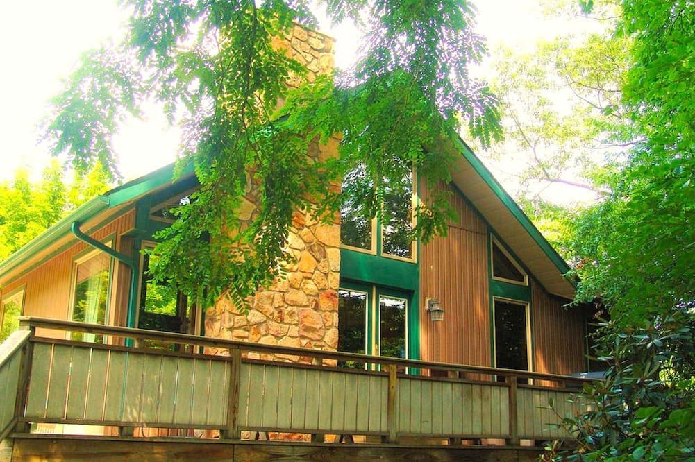 Confluence House | Riverfront Cabin Rental with a Private Beach on Youghiogheny River near Pittsburgh, Pennsylvania