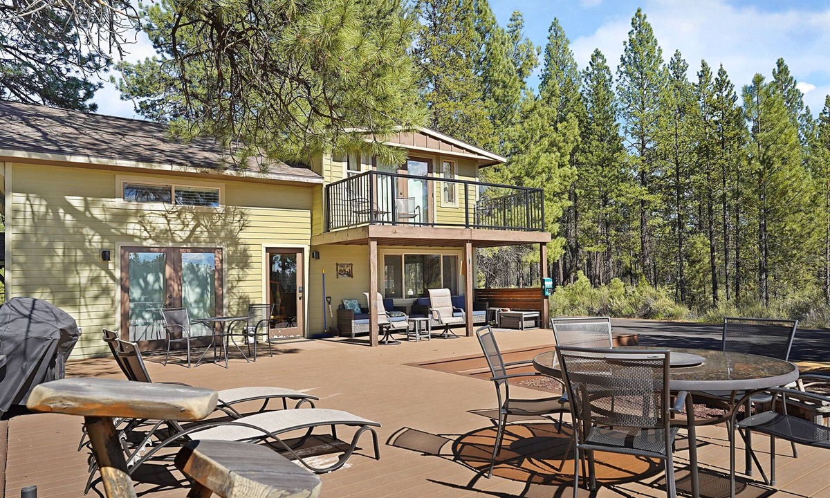 Sunriver Cabin | Riverfront Cabin w/Trails, Hot Tub, Wood Stove, AC & River Views + dogs OK