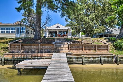 Deltaville House | Riverfront Cottage: Fire Pit & Kayaks